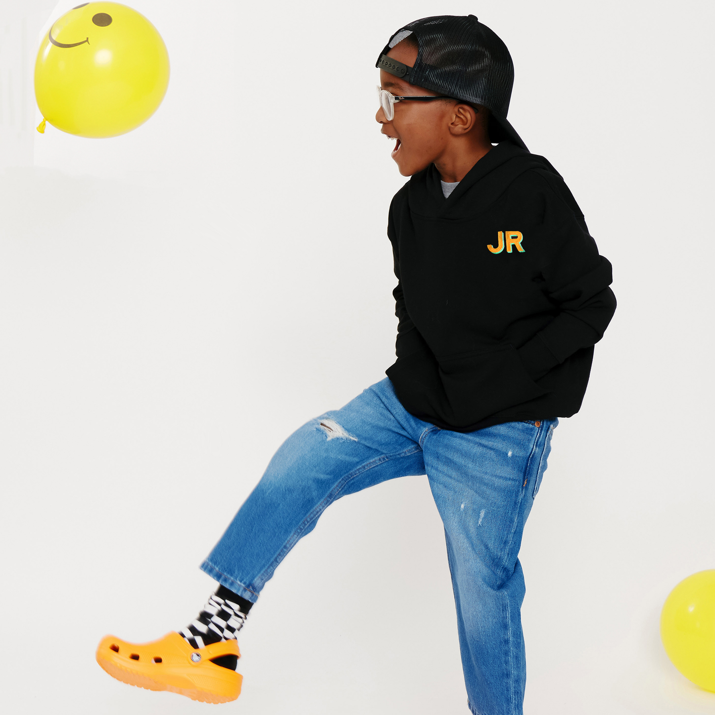 EMBROIDERED INITIAL HOODIE SWEATSHIRT - BLACK