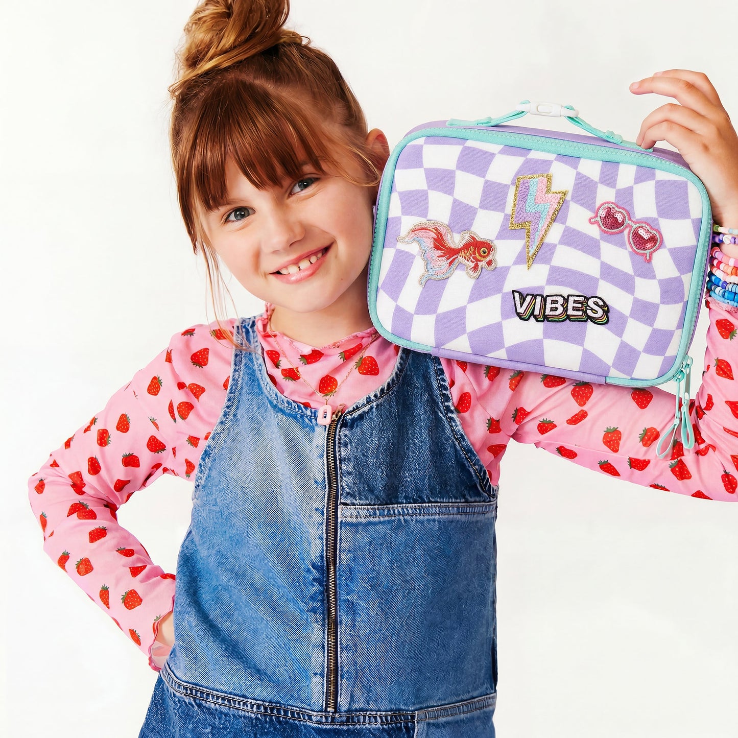 girl with lunchbox